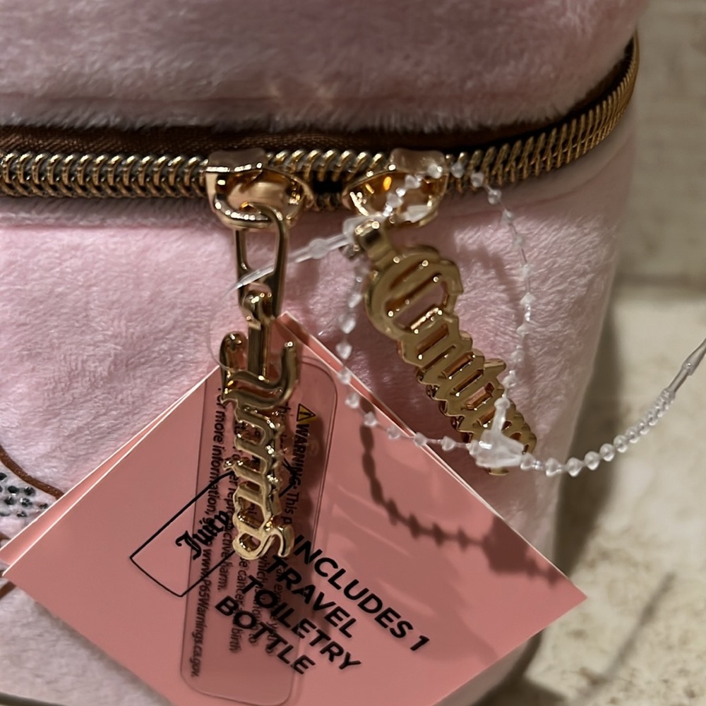 Juicy Couture Vintage Inspired Pink Velour Makeup Bag - Picture 7 of 7